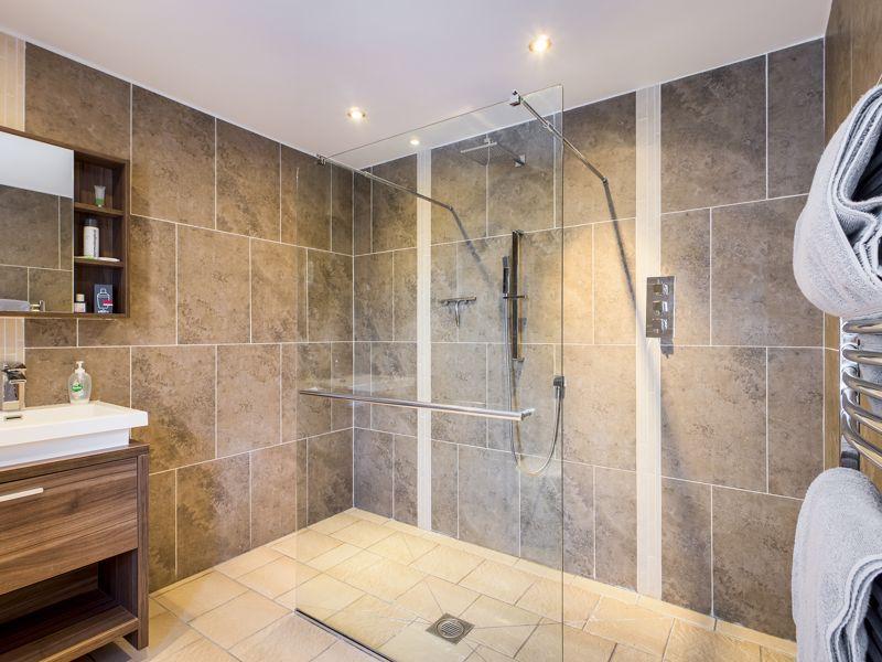 Bedroom 2 - Ensuite