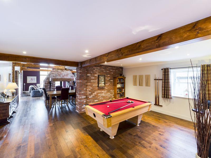 Lounge / Dining area