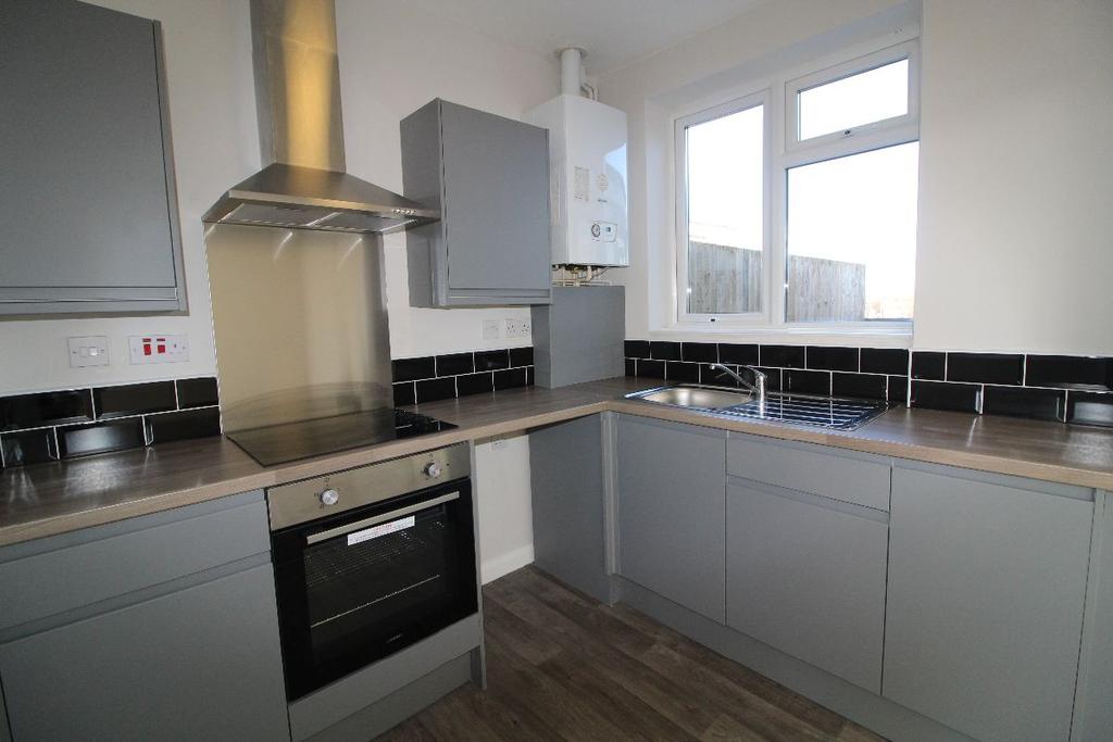 Central Square, Maghull 2 bed apartment £630 pcm (£145 pw)