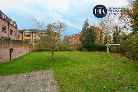 Flat 6, Denton Court, 1a Avenue Road, Isleworth, TW7 4RS