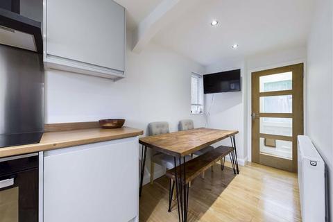 18 Harrison Road, Shurdington, Cheltenham, GL51 4SE
