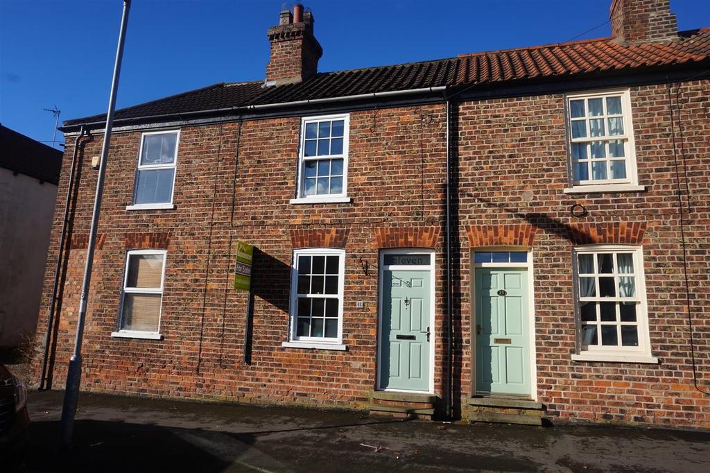 Main Street, Elloughton 2 bed cottage £650 pcm (£150 pw)