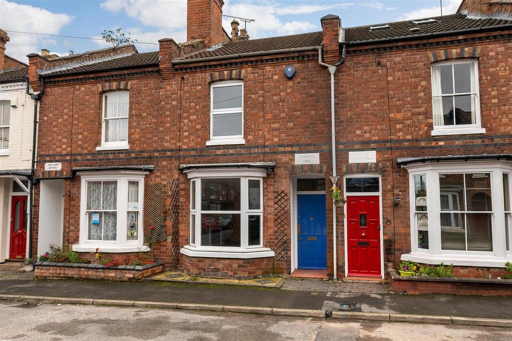 Victoria Street, Leamington Spa 2 bed terraced house £340,000