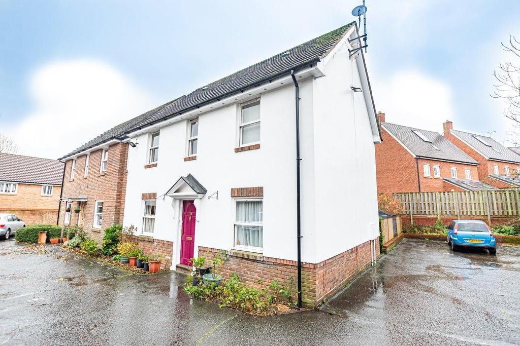 Godfrey Way, Dunmow 2 bed £190,000