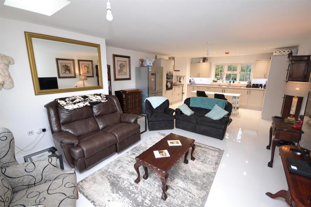 Herbage Park Road, Woodham Walter 2 bed bungalow £375,000