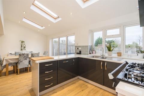 30 Arundel Road, Woodley, Reading, RG5 4JL