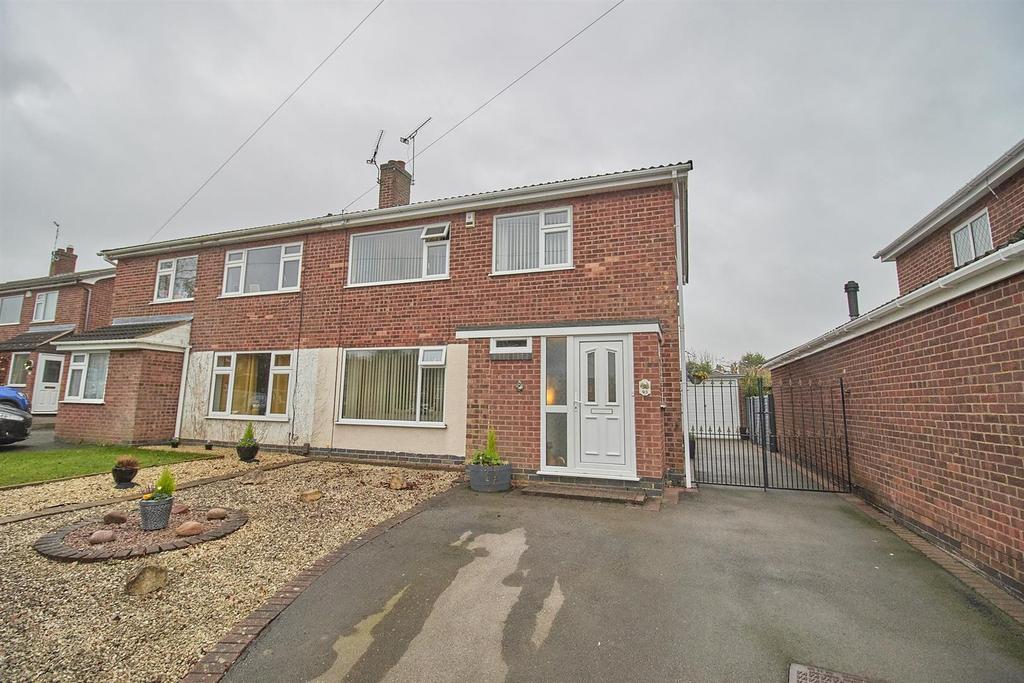 Roston Drive, Hinckley 3 bed semidetached house £235,000