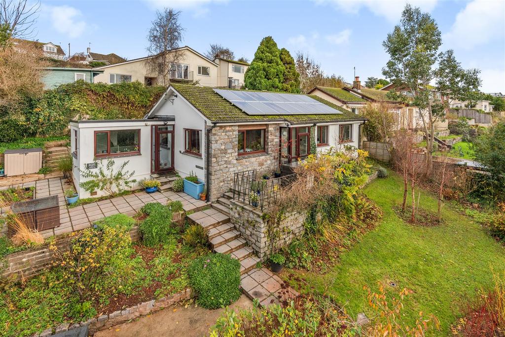 Courtfield, Totnes 3 bed bungalow £430,000