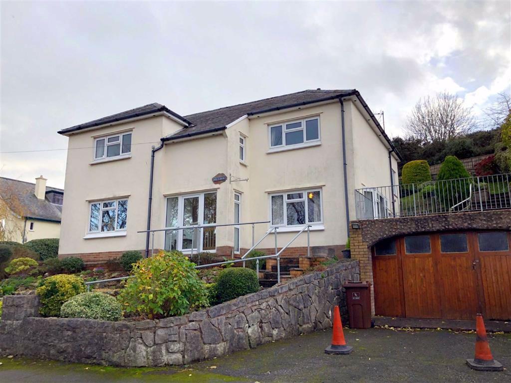 Vicarage Avenue, Llandudno, Conwy 4 bed detached house £450,000