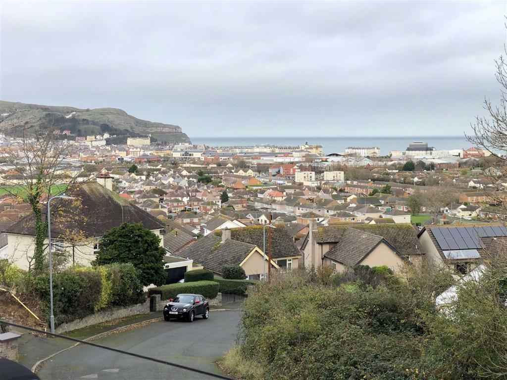 Vicarage Avenue, Llandudno, Conwy 4 bed detached house £450,000