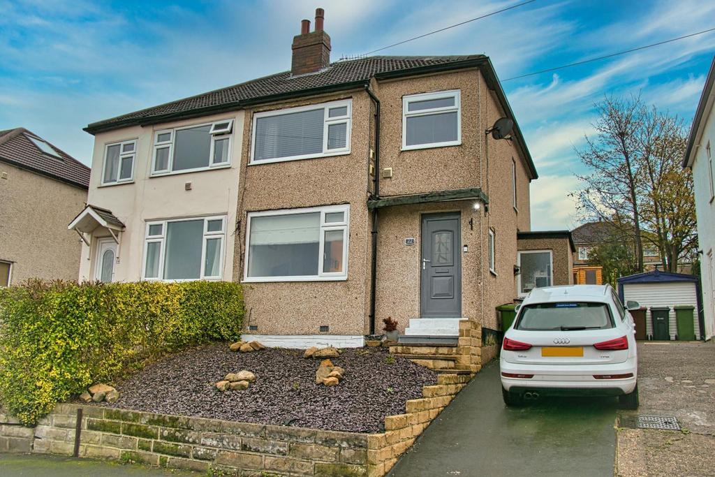 Woodhill Crescent, Cookridge 3 bed semidetached house £264,950