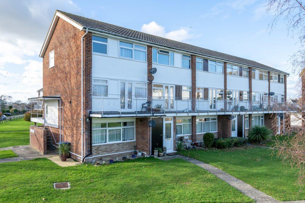St Thomas Court, Pagham, Bognor Regis, West Sussex, PO21 4RL 2 bed