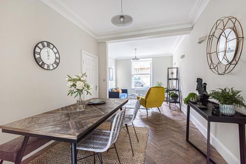 17 Yalding Road, London, SE16 3SS
