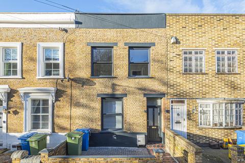 17 Yalding Road, London, SE16 3SS