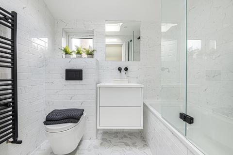 17 Yalding Road, London, SE16 3SS