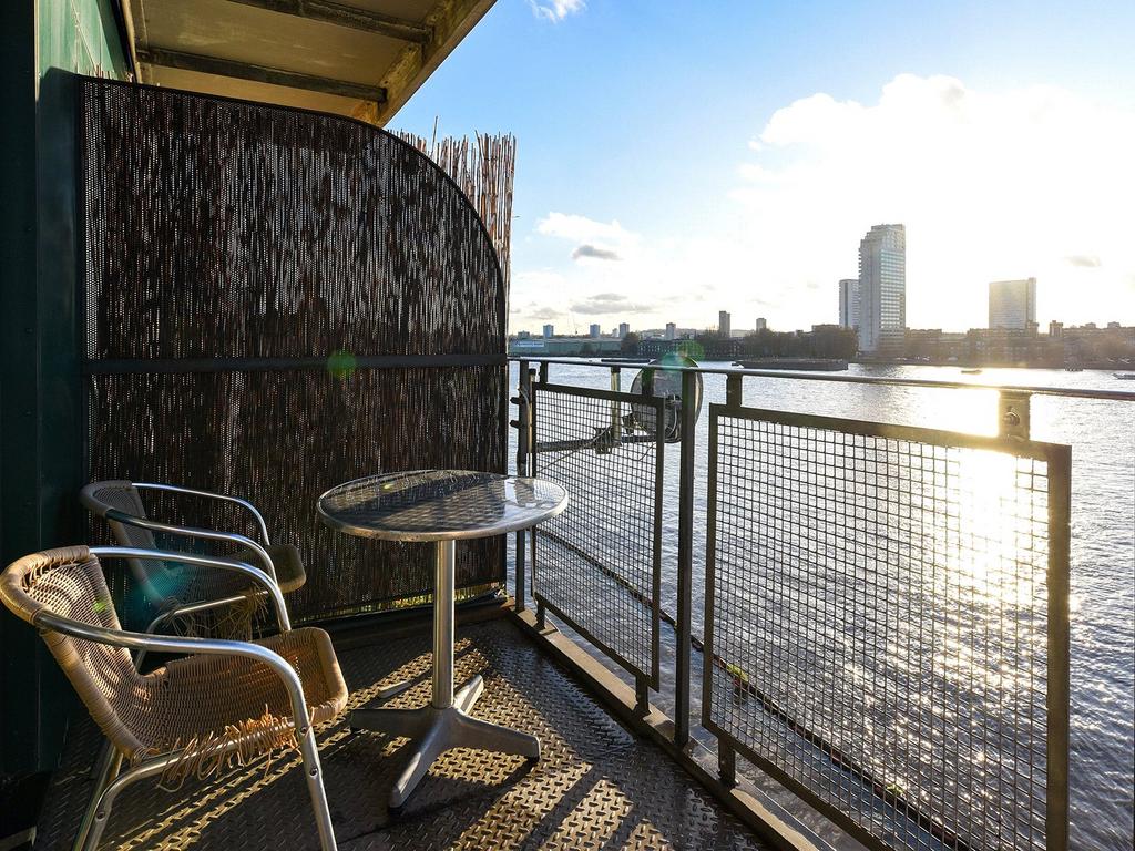 Riverview Court