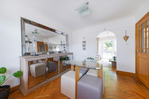 70a Temple Road, Epsom, KT19 8HA