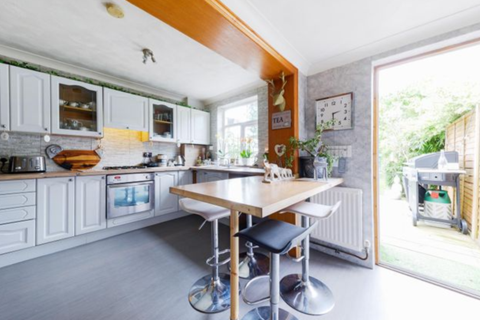 70a Temple Road, Epsom, KT19 8HA