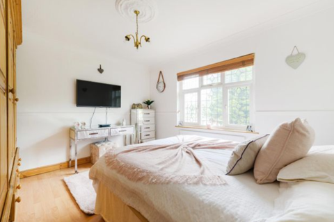 70a Temple Road, Epsom, KT19 8HA