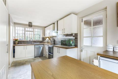10 Birch Close, Wrecclesham, Farnham, GU10 4TJ