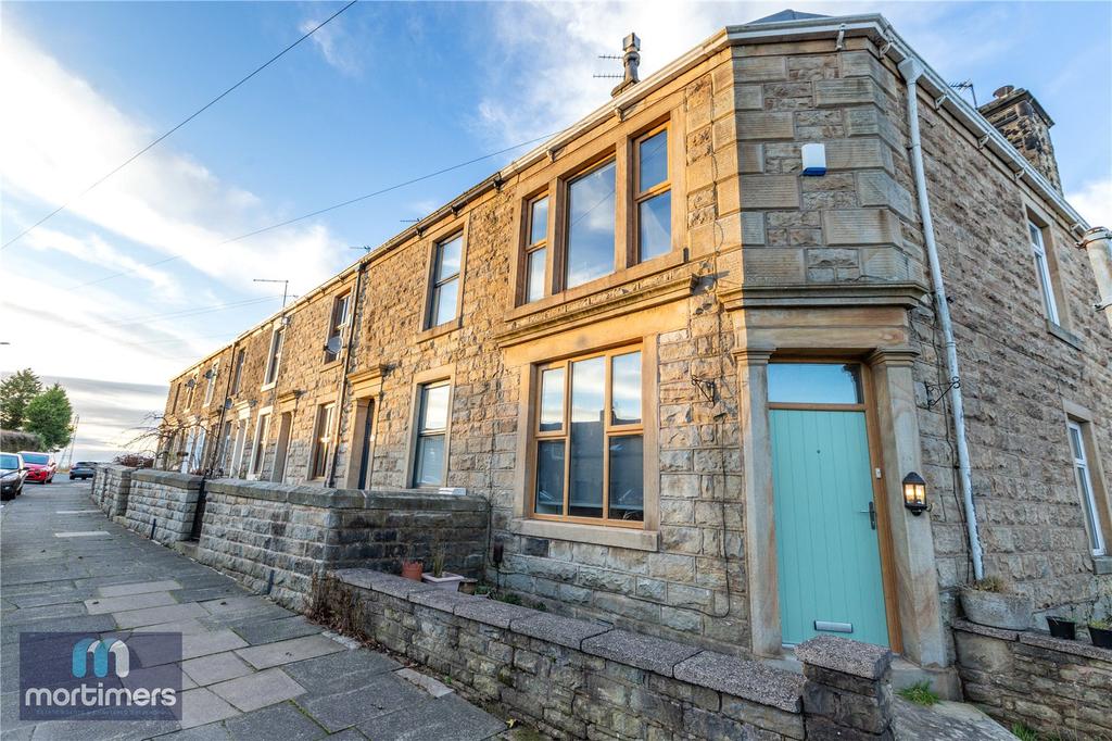 Stanhill Road, Oswaldtwistle, Accrington, Lancashire, BB5 3 bed end of