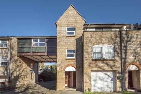 29 Saville Row, Bromley, BR2 7DX