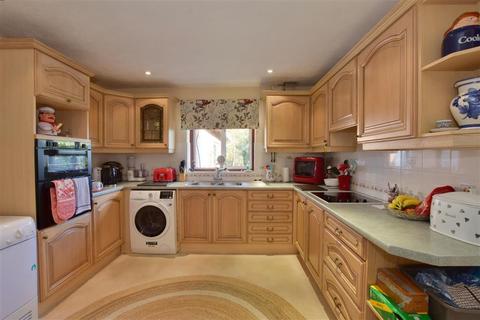 Spring Field Cottage Back Lane, Cross In Hand, Heathfield, TN21 0QD