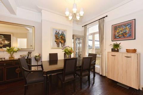 55 Silver Crescent, London, W4 5SF