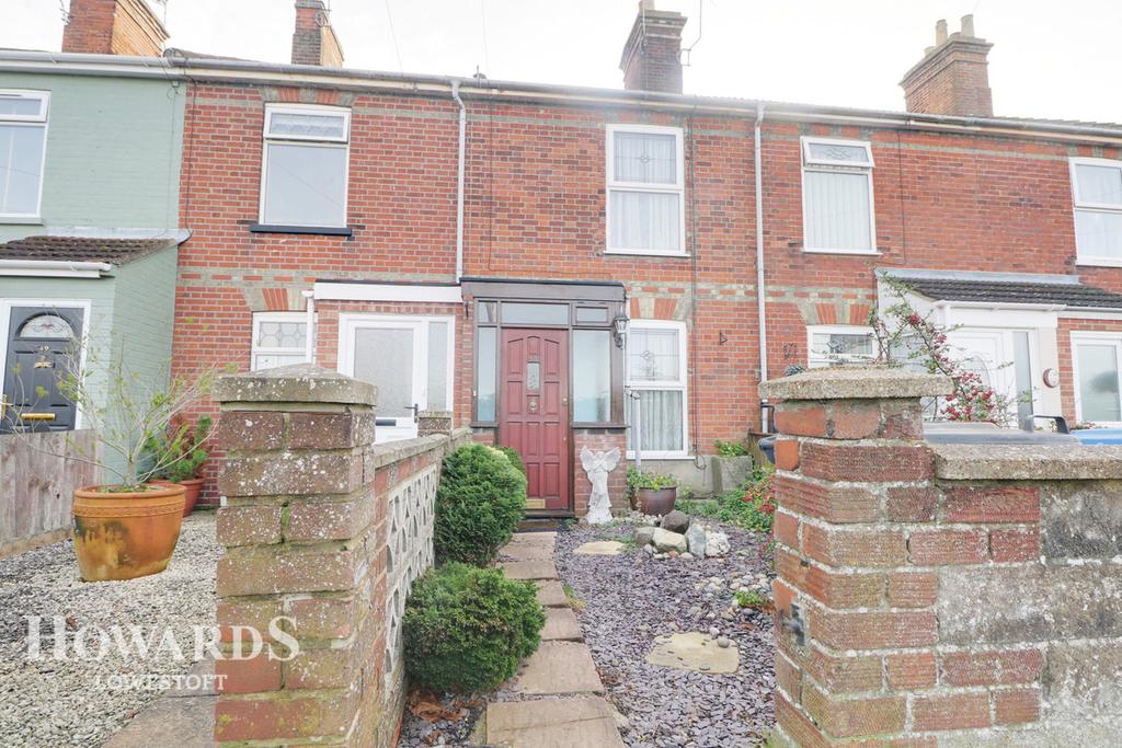 Fir Lane, Lowestoft 2 bed terraced house £130,000