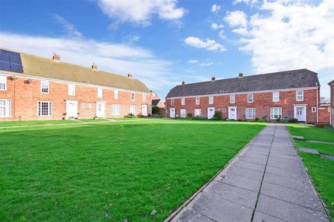 7 Berkeley Close, Folkestone, CT19 5NA