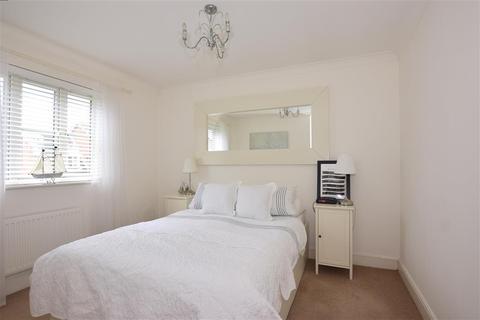 10 Galleon Way, Upnor, Rochester, ME2 4GX