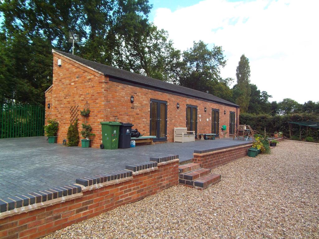 Cromford Road, Langley Mill, Nottinghamshire NG16 2 bed detached