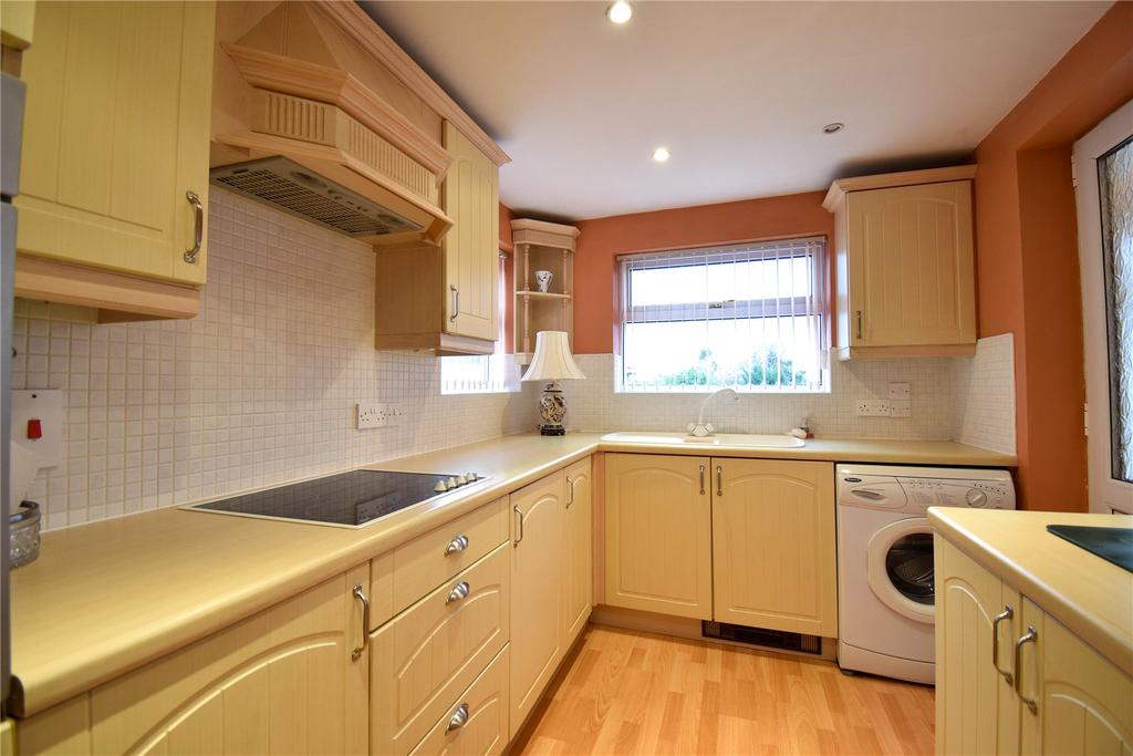 Great Bank Road, Stag, Rotherham, S65 2 bed semidetached house £165,000