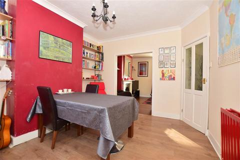 49 Montfort Road, Rochester, ME2 3EX