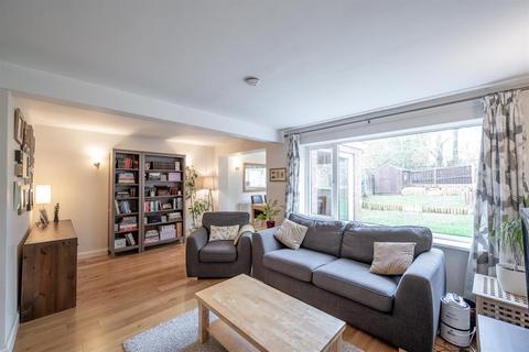 9 Copperbeech Close, Birmingham, B32 2HT