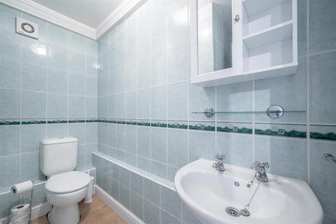 9 Copperbeech Close, Birmingham, B32 2HT