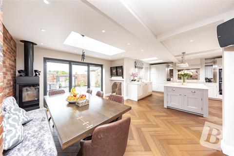 7 Kerry Drive, Upminster, RM14 1JB