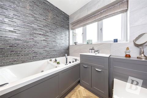 7 Kerry Drive, Upminster, RM14 1JB
