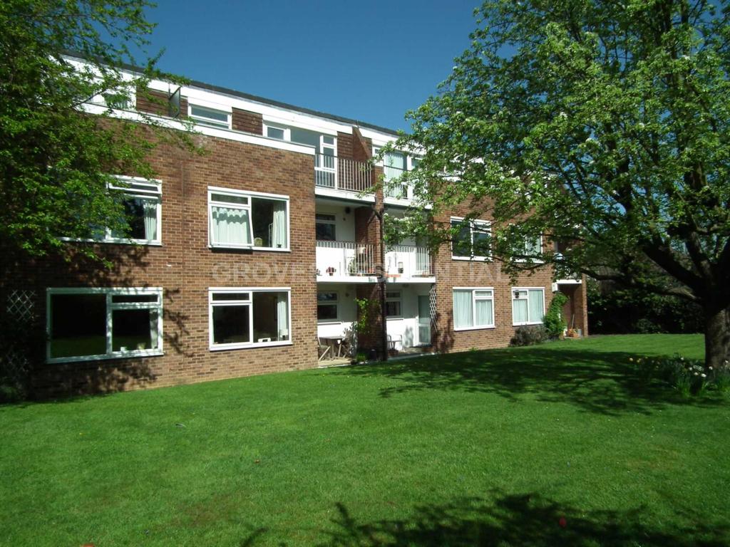 Dukes Avenue, New Malden 1 bed flat £1,200 pcm (£277 pw)
