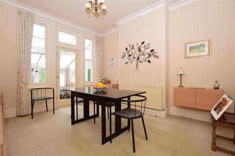 3 Beachborough Road, Folkestone, CT19 4AB