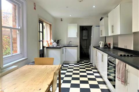 68 Pavilion Road, Folkestone, CT19 5RL