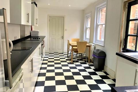 68 Pavilion Road, Folkestone, CT19 5RL
