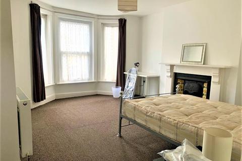 68 Pavilion Road, Folkestone, CT19 5RL