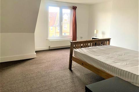 68 Pavilion Road, Folkestone, CT19 5RL