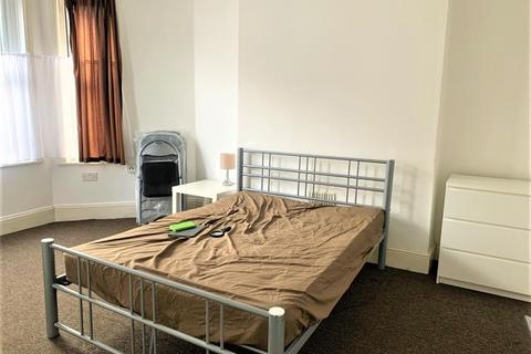 68 Pavilion Road, Folkestone, CT19 5RL