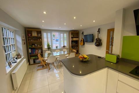 25 King Edwards Road, Ascot, SL5 8NY