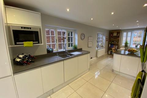 25 King Edwards Road, Ascot, SL5 8NY