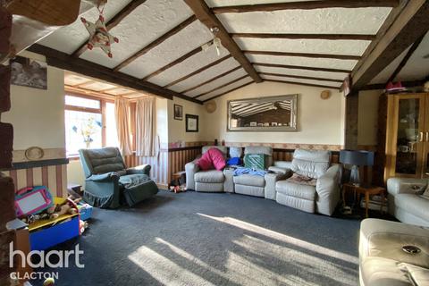 4 Bockings Grove, Clacton-on-sea, CO16 8DL