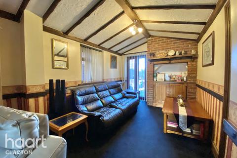4 Bockings Grove, Clacton-on-sea, CO16 8DL