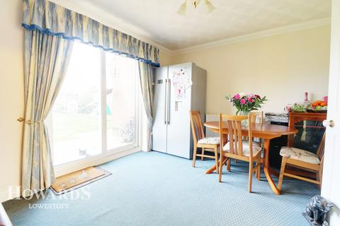 16 Cabin Close, Carlton Colville, Lowestoft, NR33 8GW